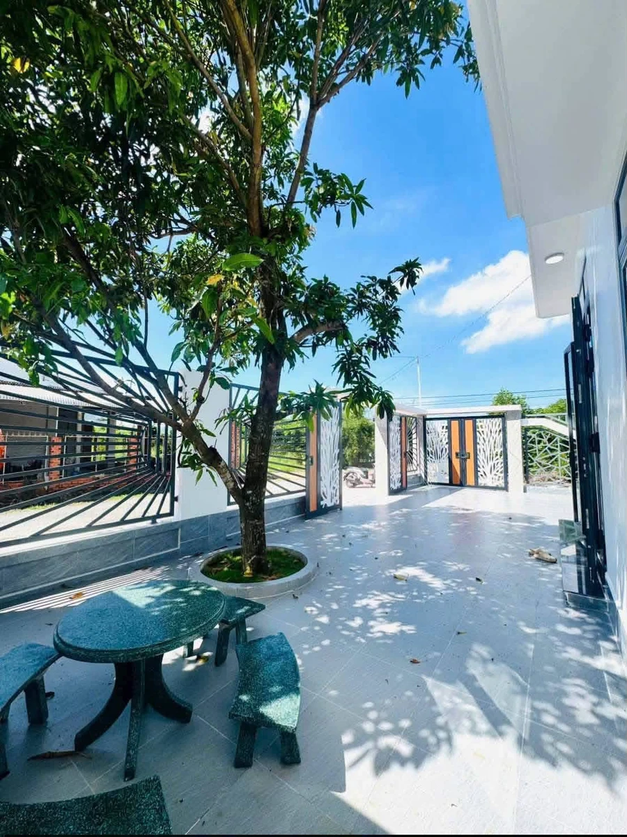 Nhà sân vườn 2 mặt tiền 3PN 100m² Tây Ninh 1,999 tỷ - Ảnh thu nhỏ 5