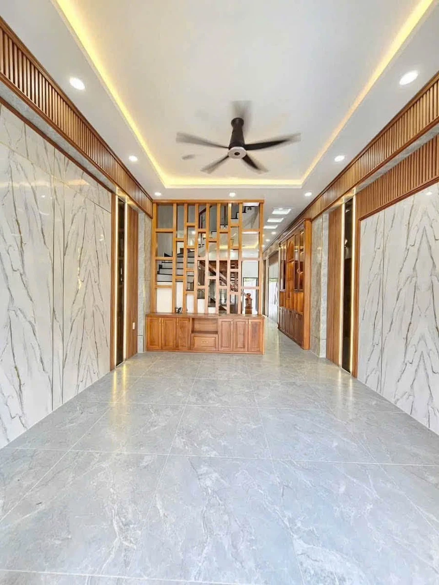 Bán nhà mặt tiền Đông Hòa, Dĩ An 125m² 4 phòng ngủ 6,99 tỷ - Ảnh thu nhỏ 2