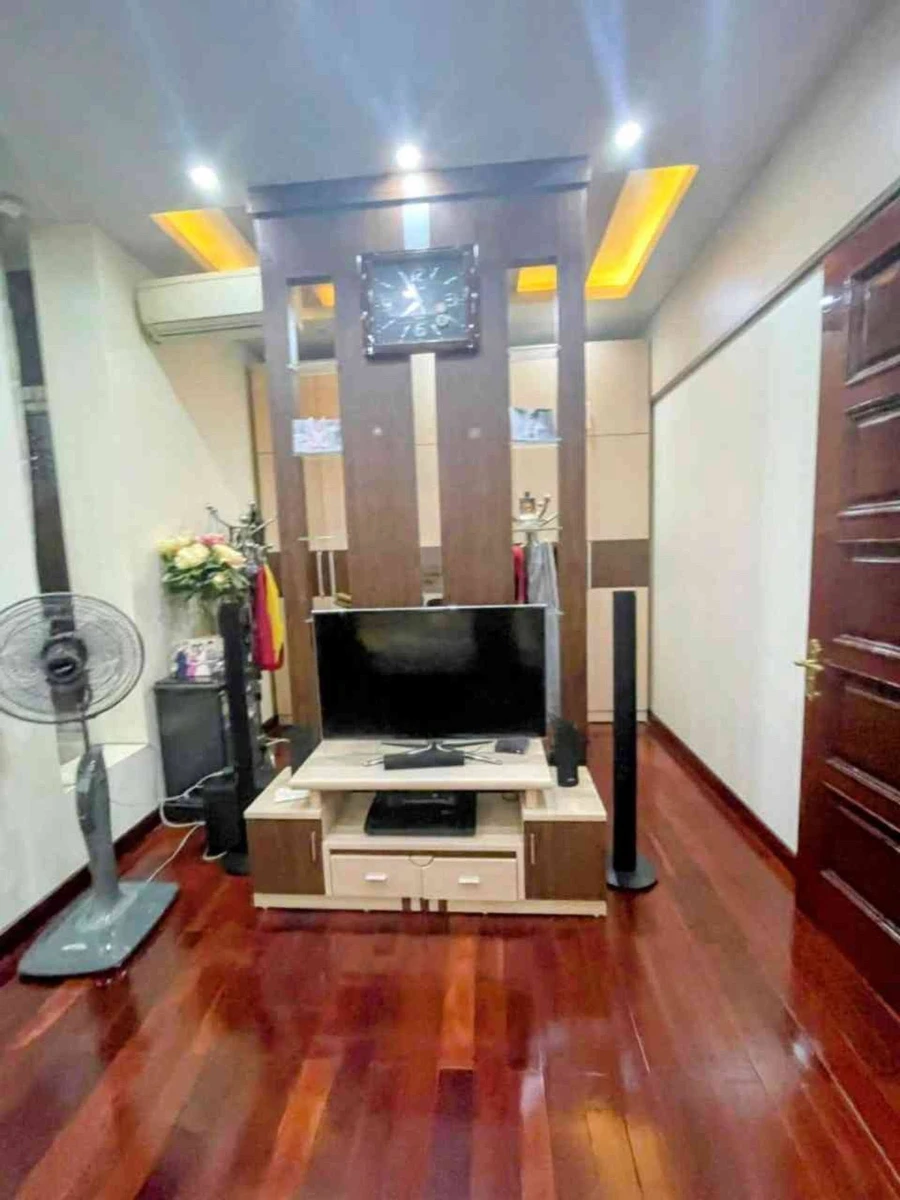 Bán nhà 90m2 hơn 11 tỷ mặt tiền 7.2m trung tâm - Ảnh 1