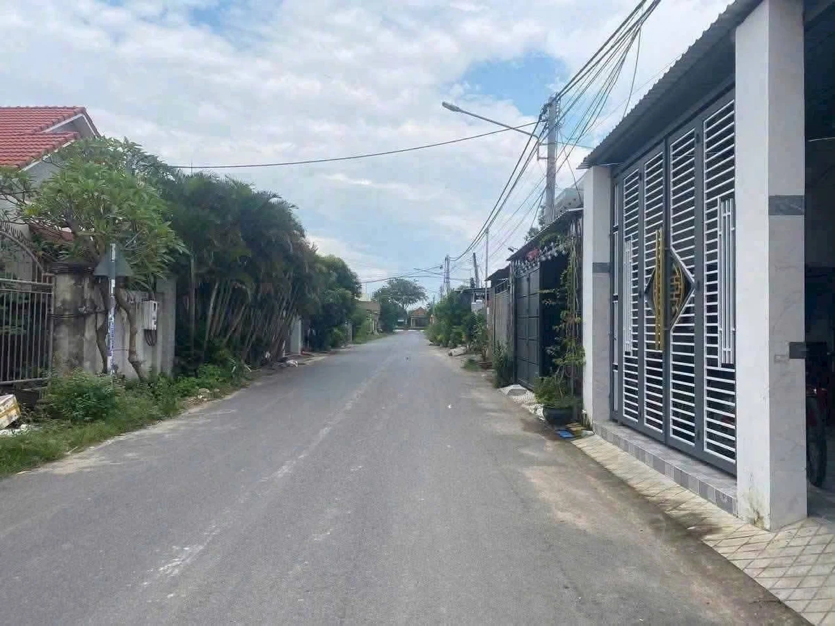 Bán lô đất góc 2 mặt tiền đường Trần Chánh Chiếu, Phường Long Toàn, Bà Rịa, 210,3m2 - Ảnh 1