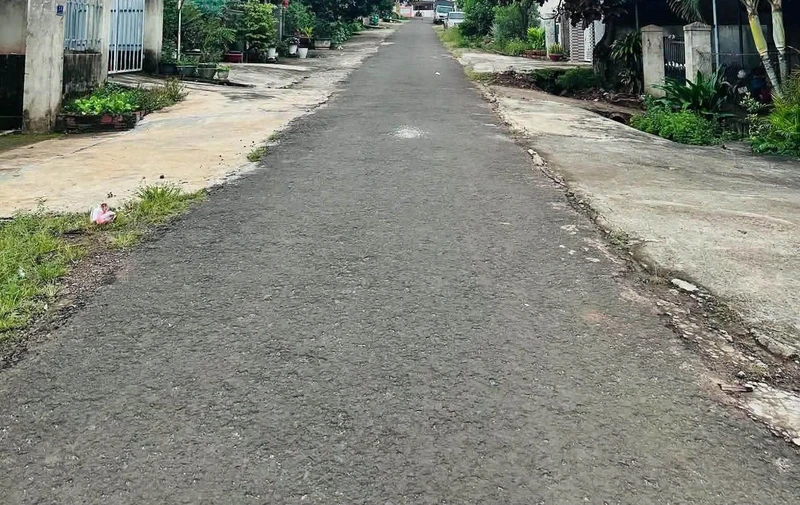 Bán đất 6x38 (228m²) mặt đường nhựa, hồ Tây, Đắk Mil - 2 tỷ 450