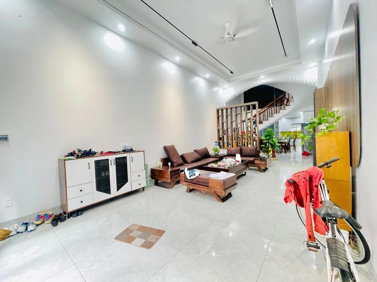 Bán nhà 95m² 3 tầng Chùa Hàng 5,5 tỷ - Ảnh thu nhỏ 3
