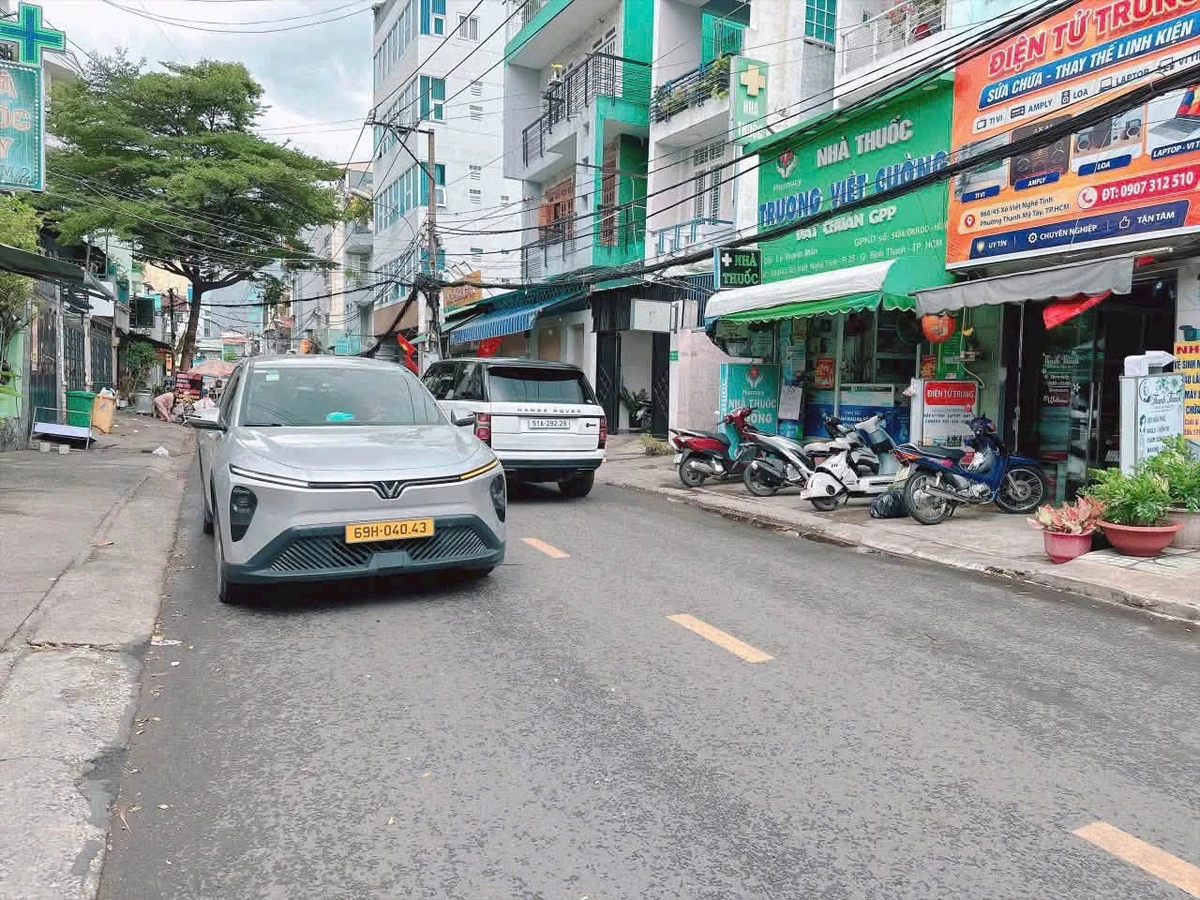 Bán nhà mặt tiền D2 nối dài 10x30m giá 29,9 tỷ, khu ĐH Công Nghệ, Ngoại Thương - Ảnh thu nhỏ 3