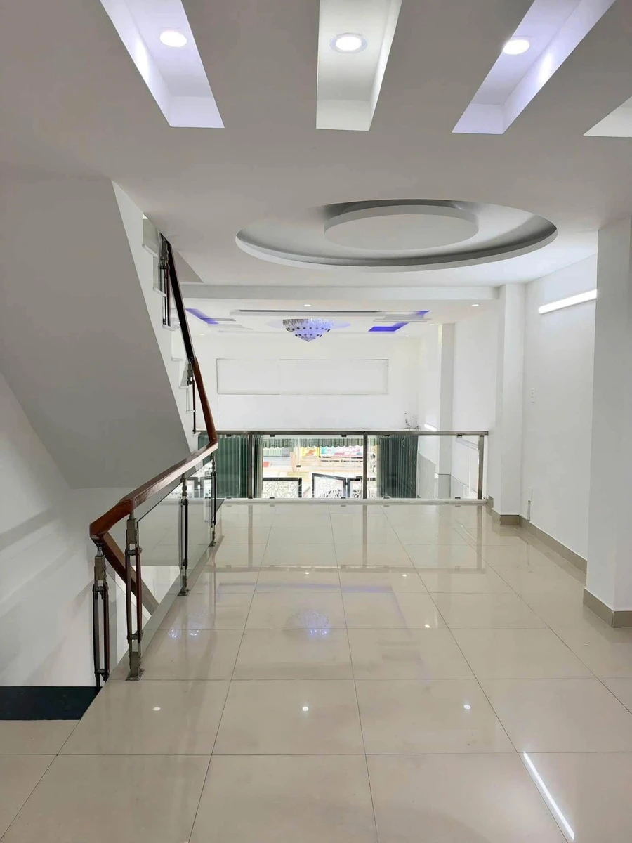 Bán nhà 2,5 tầng mặt tiền đường Núi Thành, Hải Châu, Đà Nẵng, 62m2, giá 10,5 tỷ - Ảnh thu nhỏ 4