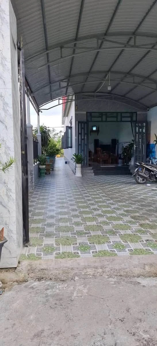 Bán nhà vườn mái Thái 2PN 221m² tại Bên Cát 2,23 tỷ - Ảnh 1