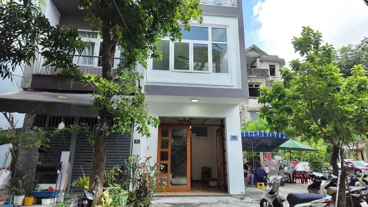 Bán nhà 4 tầng mặt tiền Cao Xuân Dục, 60m2, 5PN, giá 7,9 tỷ, gần sông Hàn Đà Nẵng - Ảnh 1