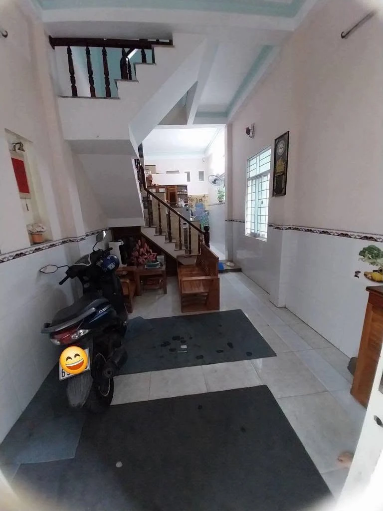 Bán nhà 2 tầng hẻm 14 Thanh Niên, 42m2, giá 2,7 tỷ, trung tâm Quy Nhơn - Ảnh 1