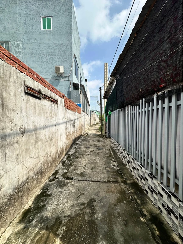Bán đất thổ 180.6m² 2 mặt tiền Phường Long An