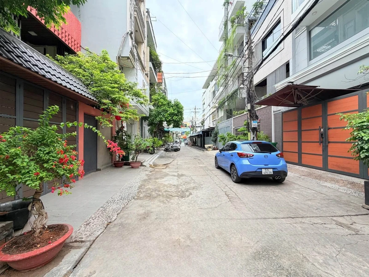 Bán biệt thự cổ 180m2 góc 3 mặt thoáng, 3 tầng 8PN, gần Cao Thắng - Hoàng Dư Khương, Quận 10 - Ảnh 1