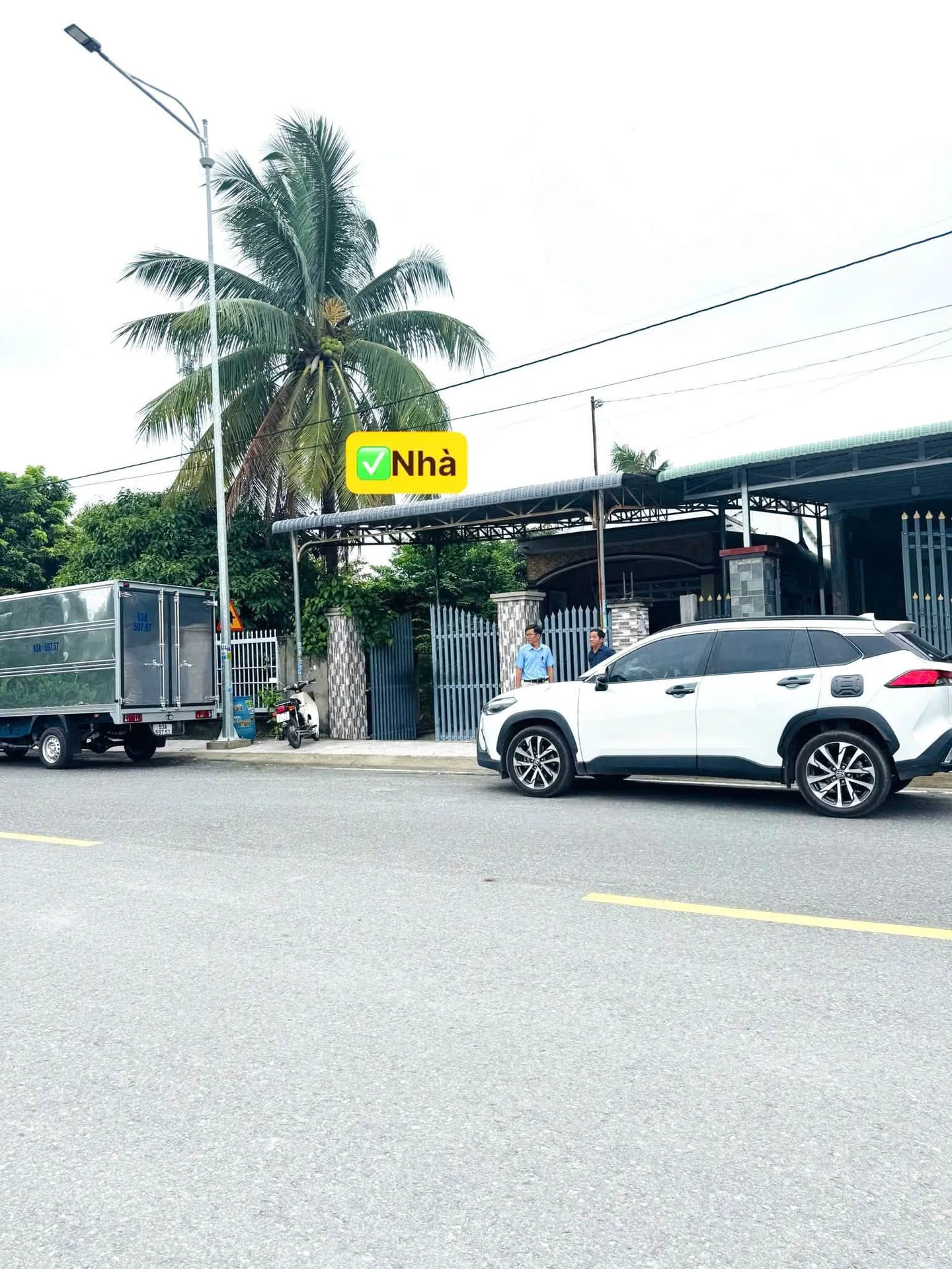 Bán nhà 2 phòng ngủ 50m² mặt tiền Âu Cơ - Ảnh 1