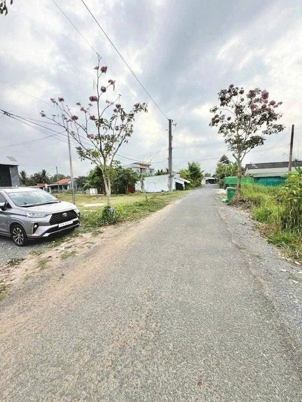 Bán đất thổ cư mặt tiền đường Lê Thị Trăm 5x28,6m giá 760 triệu, Tân An, Tây Ninh