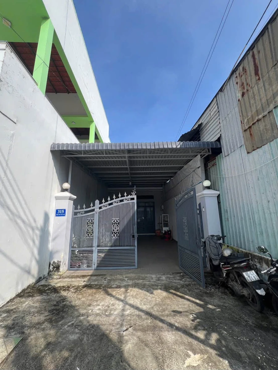 Bán nhà mặt tiền Phan Thiết 100m2 1PN giá 3.2 tỷ - Ảnh thu nhỏ 2