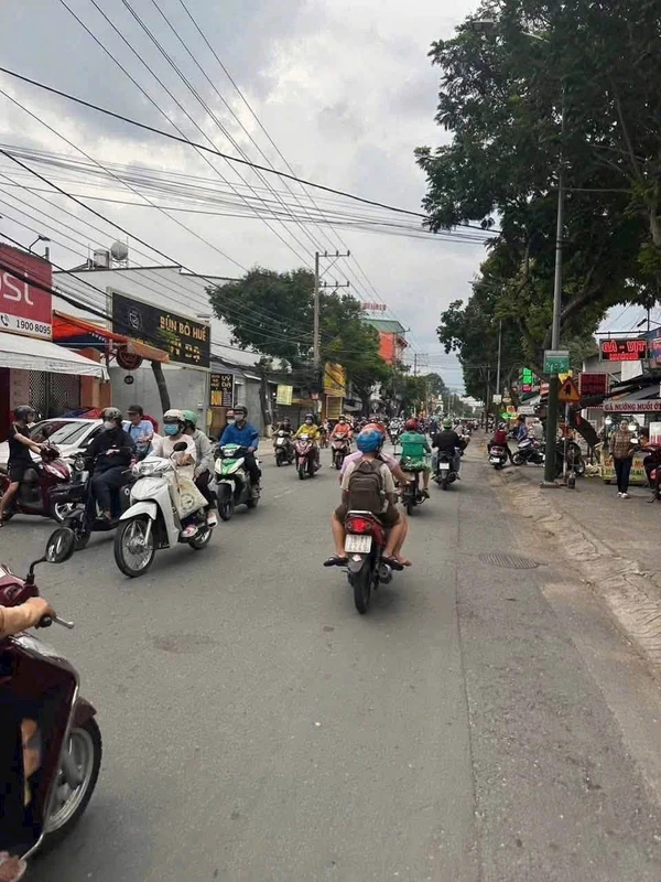 Bán nhà mặt tiền Nguyễn Hữu Cảnh, 126,5m², Dĩ An