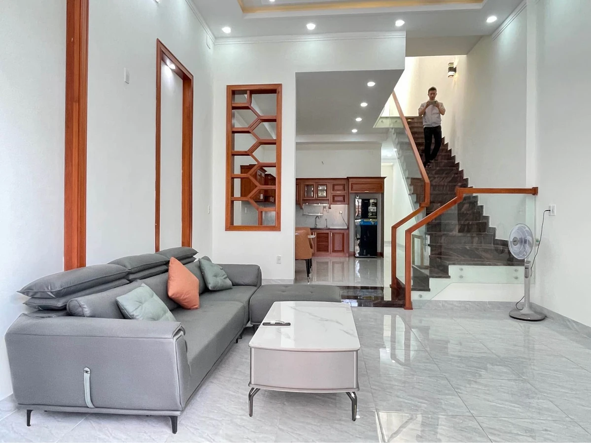 Bán nhà mặt tiền Ỷ Lan 130m² 3PN gần Biển Hồ - Ảnh thu nhỏ 2