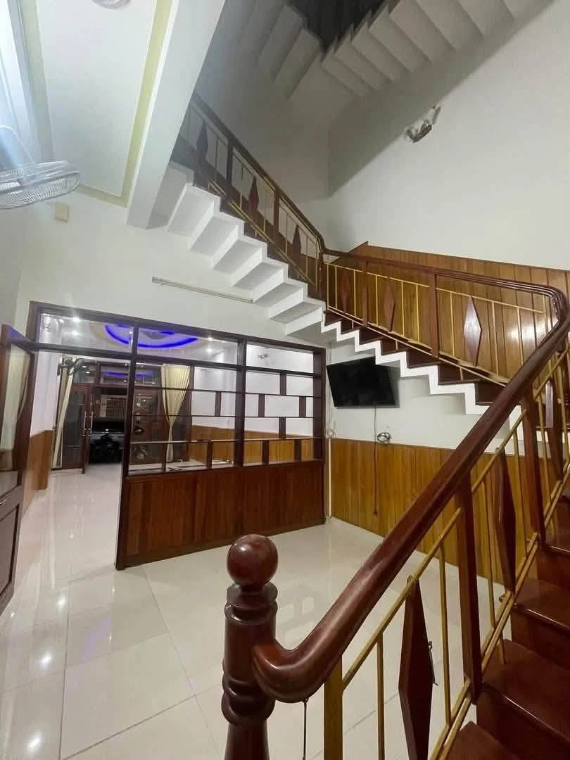 Cho thuê nhà 3 tầng 3PN 80m² đường Ỷ Lan Quy Nhơn - Ảnh 1
