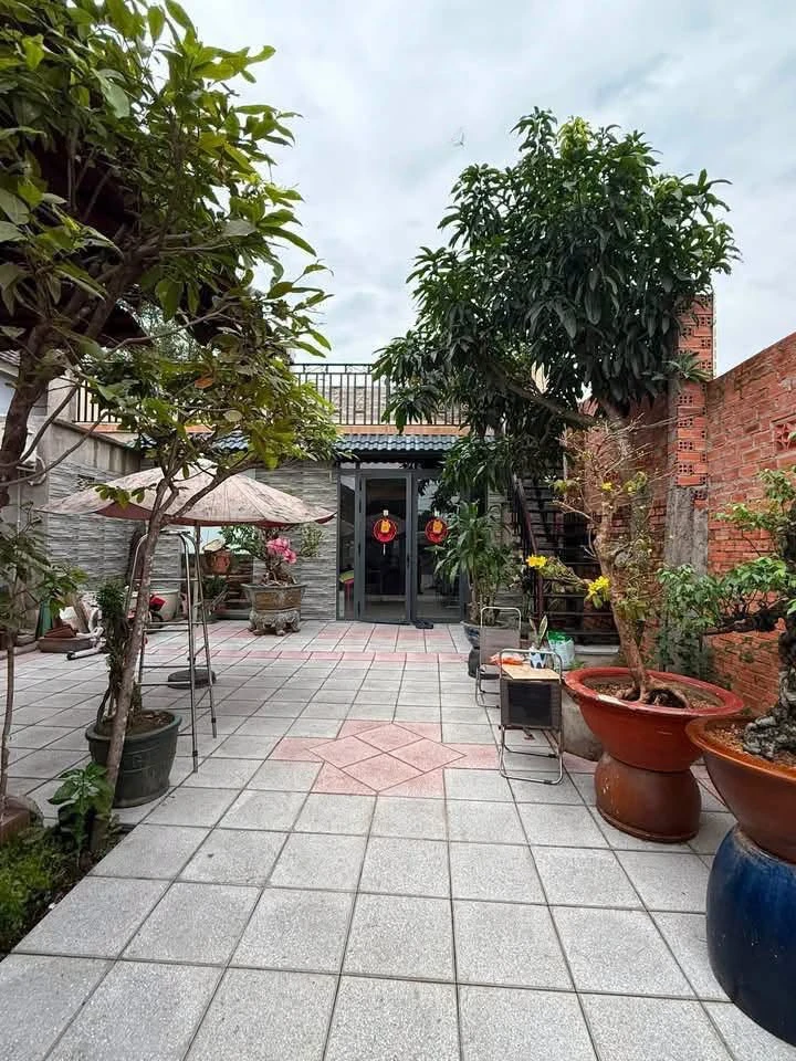 Bán nhà mặt tiền Quốc lộ 13 300m2 ở kinh doanh 6 tỷ - Ảnh thu nhỏ 4