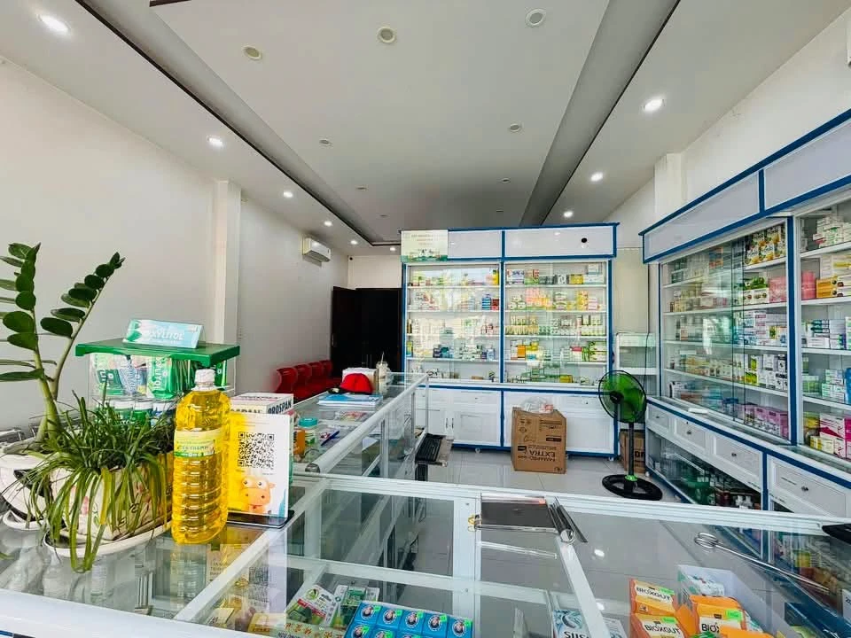Nhà 3 tầng mặt tiền Nguyễn Du, 450m2, 5PN, 6 tỷ - Ảnh thu nhỏ 2
