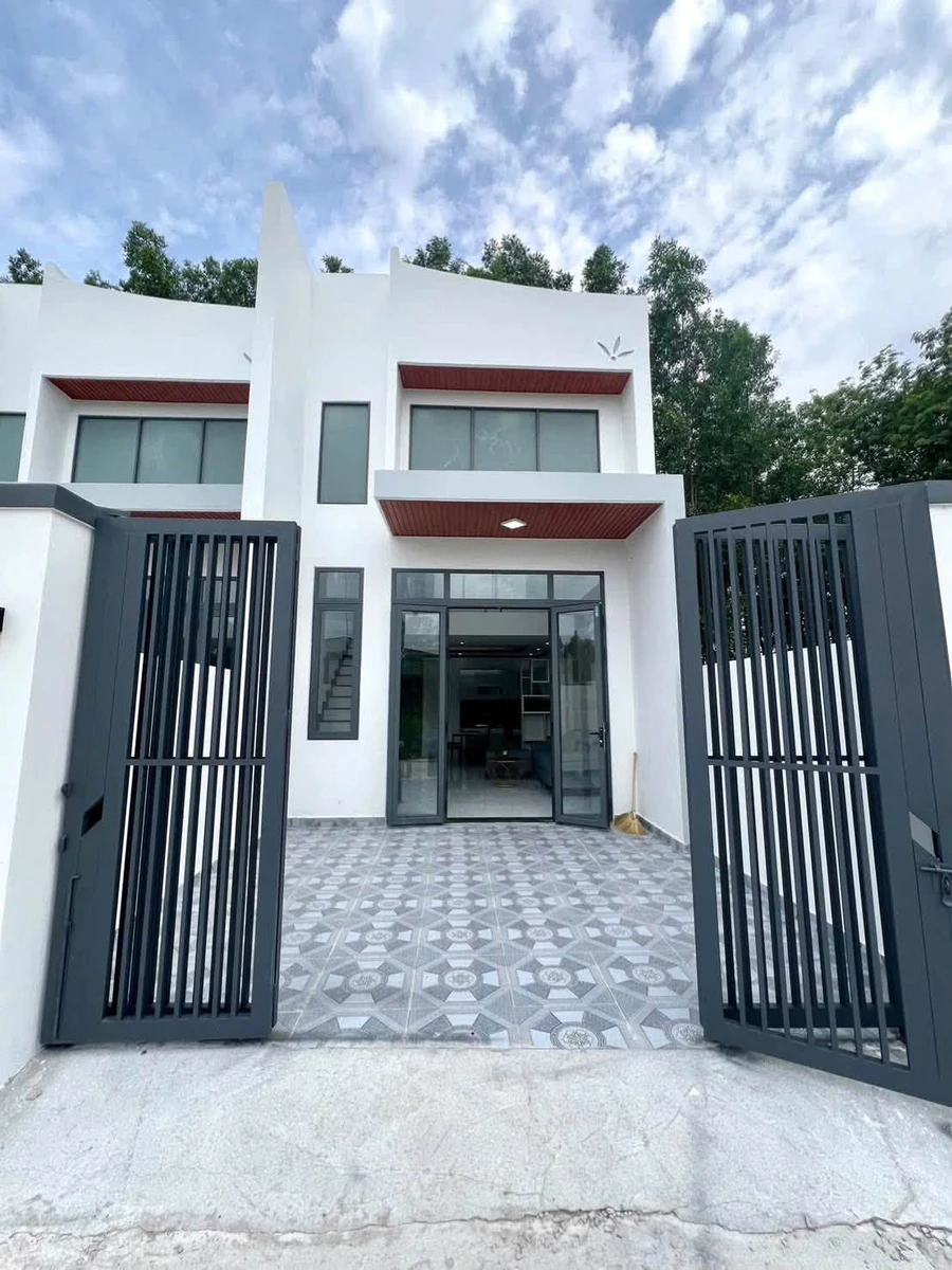 Bán nhà 3 phòng 90m² gần cây xăng Thạnh Phú, 1 tỷ 880 triệu - Ảnh 1