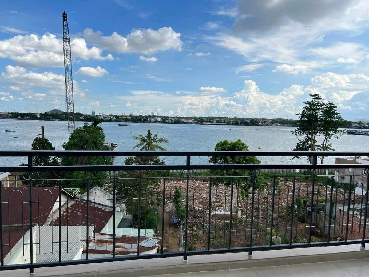 Bán nhà 1 trệt 3 lầu 230m2 gần bờ kè sông Đồng Nai - Ảnh thu nhỏ 2