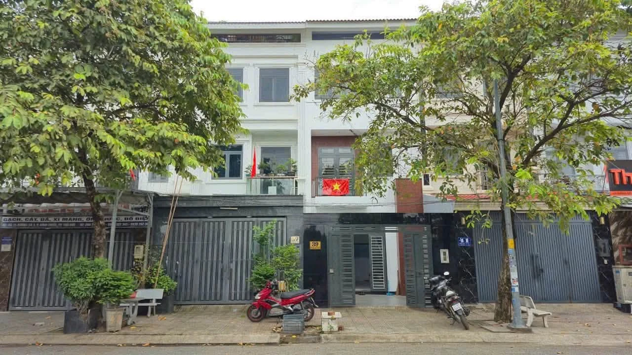 Bán nhà mặt tiền kinh doanh 85m2, 1 trệt 3 lầu, 4PN, đối diện trường Nguyễn Văn Tây, 8.5 tỷ - Ảnh 1