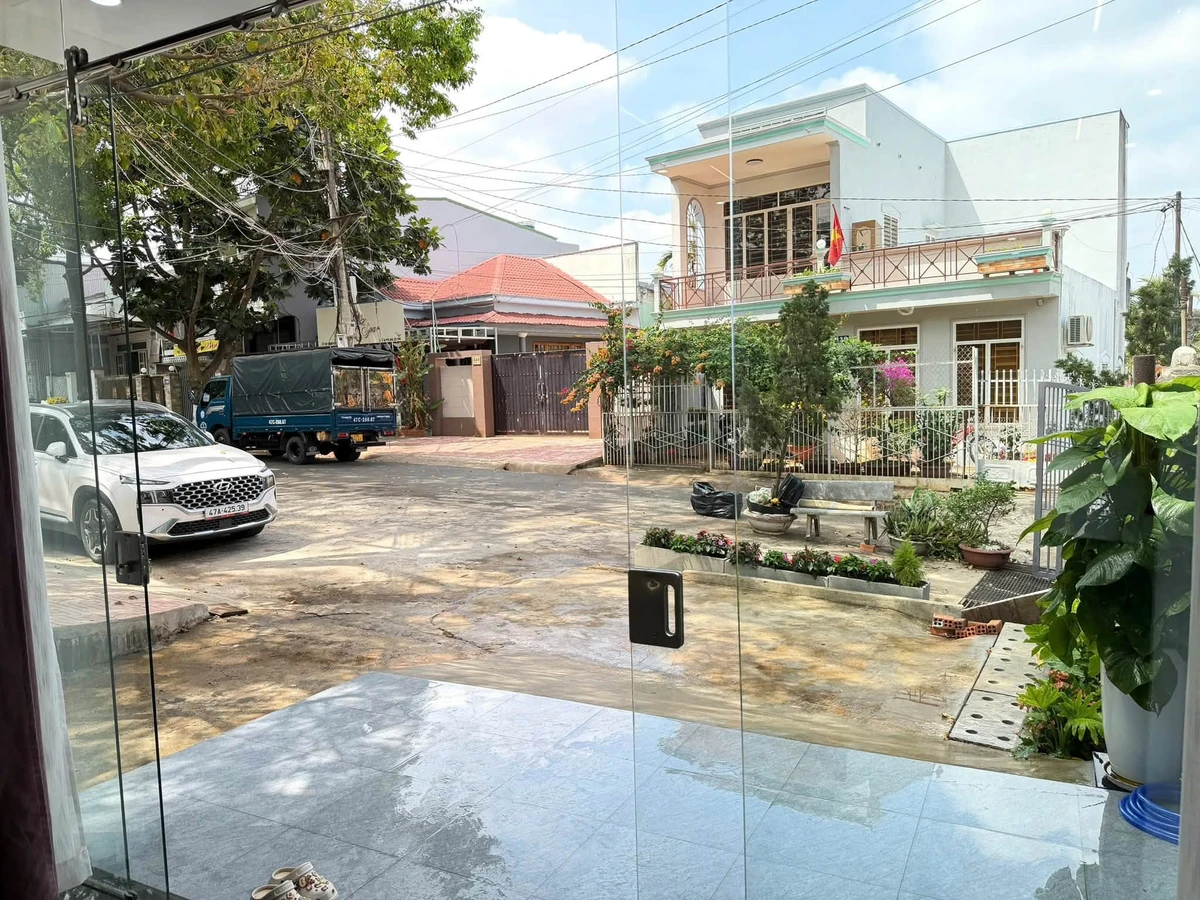 Bán nhà mặt tiền kinh doanh Nguyễn Trãi 80 m2, 5 tỷ 980 - Ảnh thu nhỏ 4