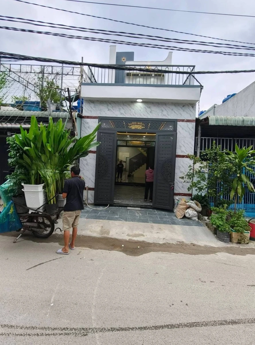 Bán nhà mặt tiền Đức Hòa Long An 4x23m, 4 phòng 2 WC, 2 tỷ 499 triệu - Ảnh 1