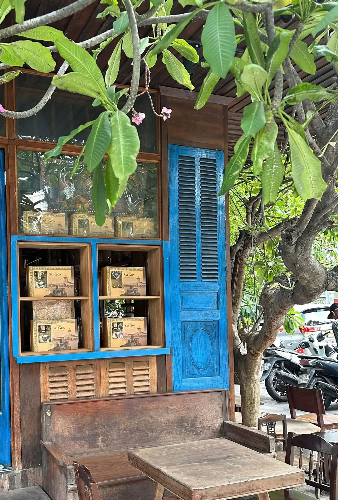 Sang CHDV trệt 4 lầu 8 phòng đường Đỗ Quang Đẩu, Quận 1, thuê 17 triệu/tháng - Ảnh 1