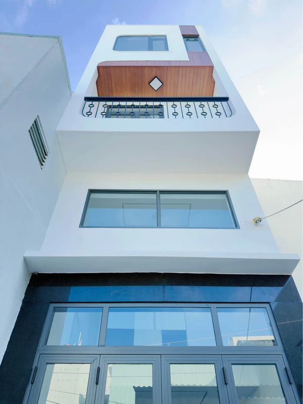 Bán nhà phố 3,5 tầng 105m² Hoàng Văn Thụ Nha Trang 2 tỷ 990