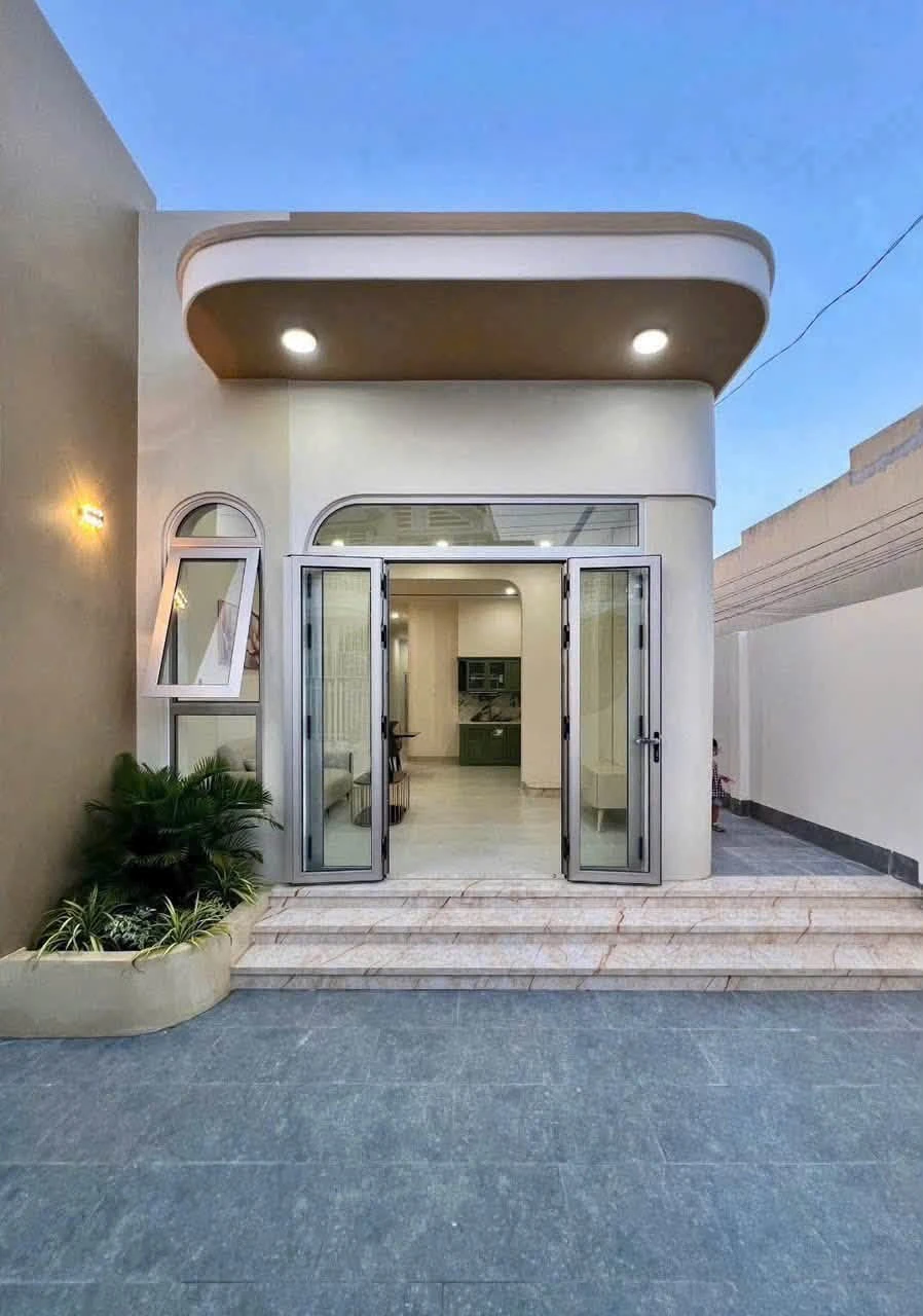 Bán nhà mới xây 100m² 2 PN, Phan Thiết, 2 tỷ 900 - Ảnh 1