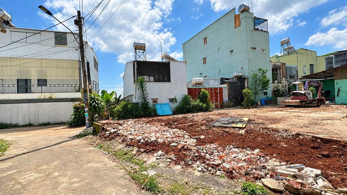 Bán 2 lô liền kề 100m² hẻm Lê Thánh Tôn Quận 12 - Ảnh thu nhỏ 2