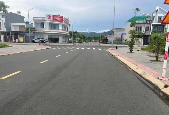 Bán đất mặt tiền Hồ Tùng Mậu Bà Rịa 84m² 2 tỷ 800 triệu - Ảnh thu nhỏ 2
