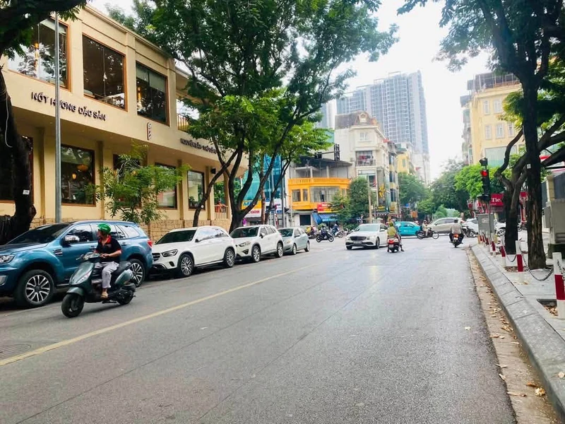 Bán nhà phố 42m2 Phạm Tuấn Tài, Cầu Giấy 22.5 tỷ