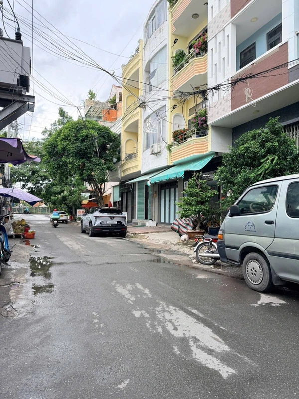 Bán nhà hẻm xe hơi 36m² 2 phòng ngủ gần Metro Văn Thánh