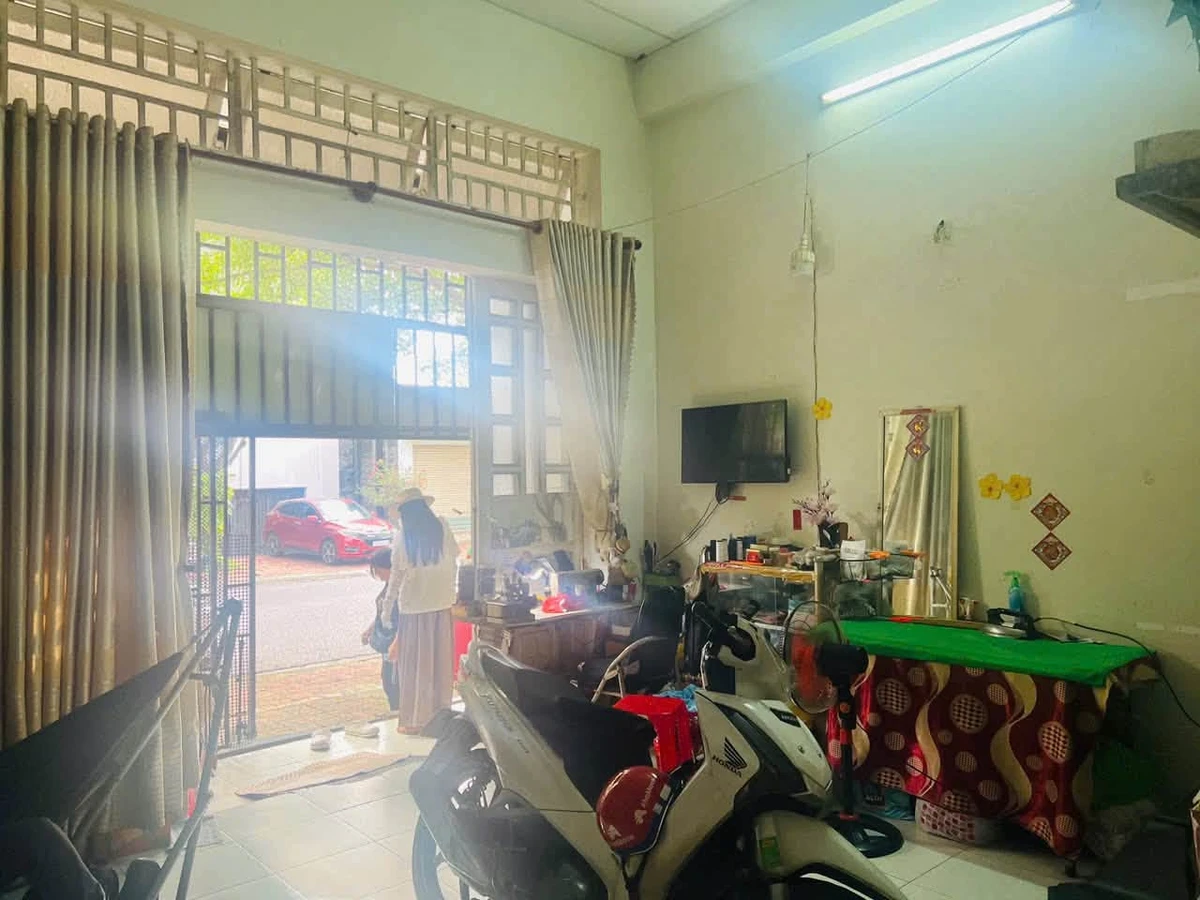 Bán nhà gác lửng mặt tiền đường Lê Duẩn, 46m2, đang cho thuê, Phước Nguyên, Bà Rịa - Ảnh thu nhỏ 2