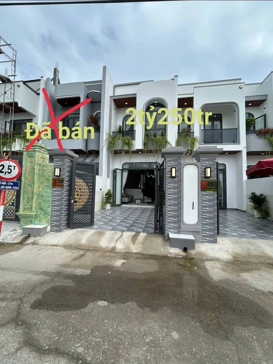 Bán nhà 3PN mặt tiền 104m² Long Khê, Long An, giá 2.25 tỷ - Ảnh 1