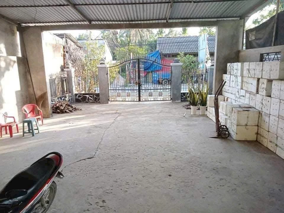 Bán nhà và 300m đất mặt tiền QL57 ở Tân Thành, giá 1 tỷ 050 triệu - Ảnh thu nhỏ 3