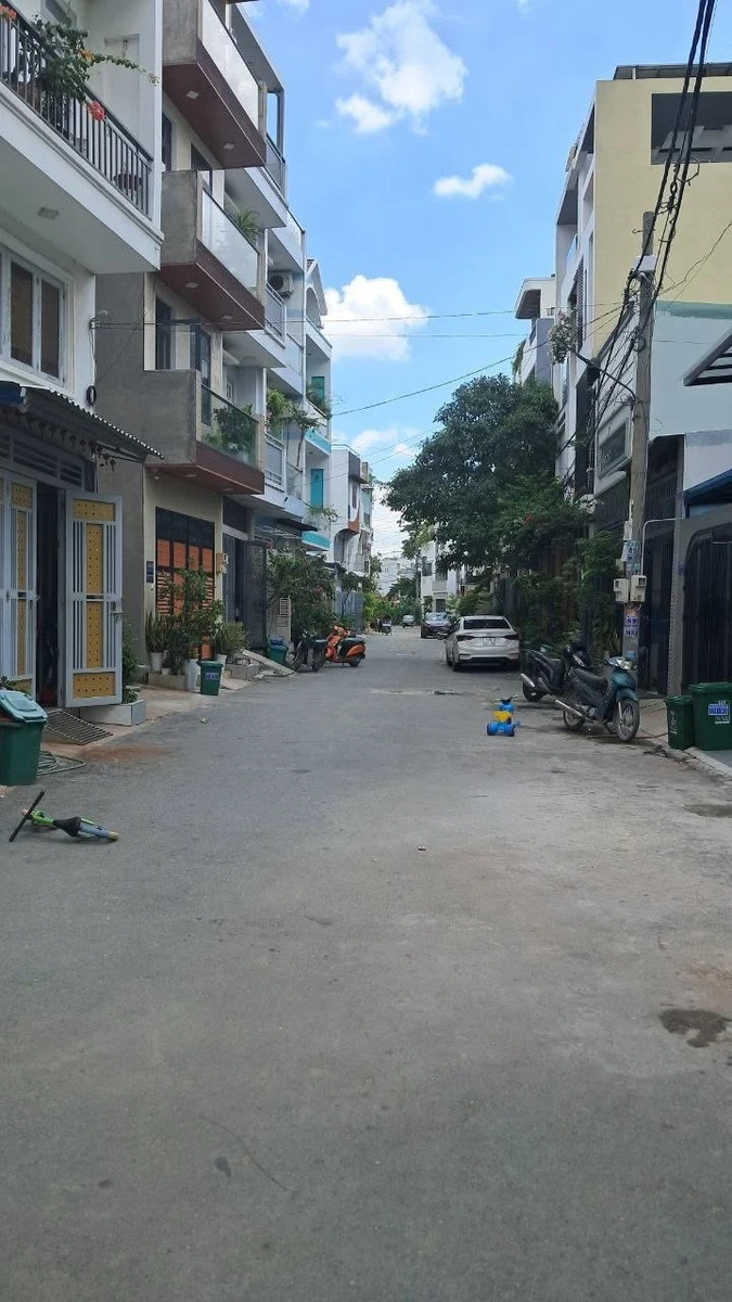 Bán nhà hẻm 4 phòng ngủ 53m2 đường Vườn Lài An Phú Đông - Ảnh 1