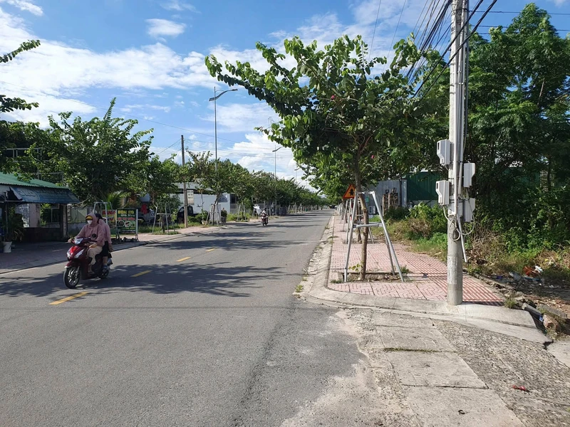 Bán khách sạn 40 phòng 375.5m2 La Gi Bình Thuận 17 tỷ