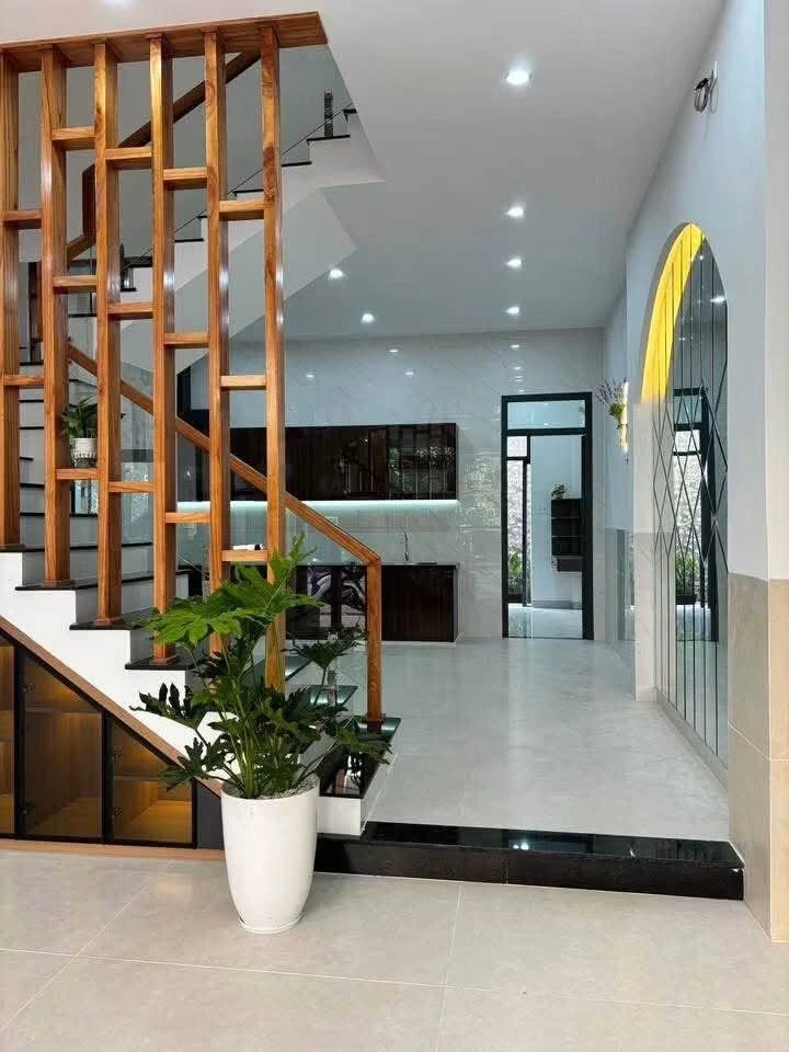 Bán nhà mặt tiền Quy Nhơn 80m2, 4 phòng ngủ, 6 tỷ - Ảnh thu nhỏ 3