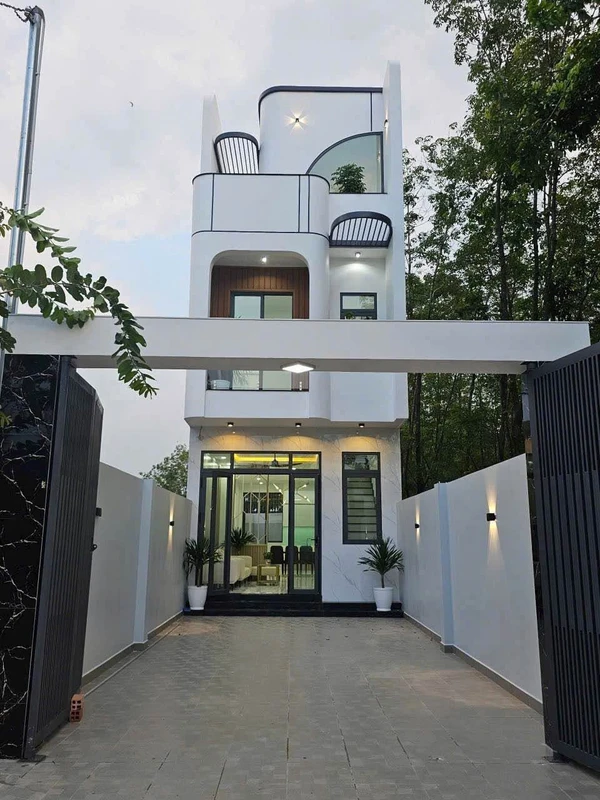 Bán nhà mặt tiền 5x25 (60m²) 3PN Định Hoà, Thủ Dầu Một 5.5 tỷ