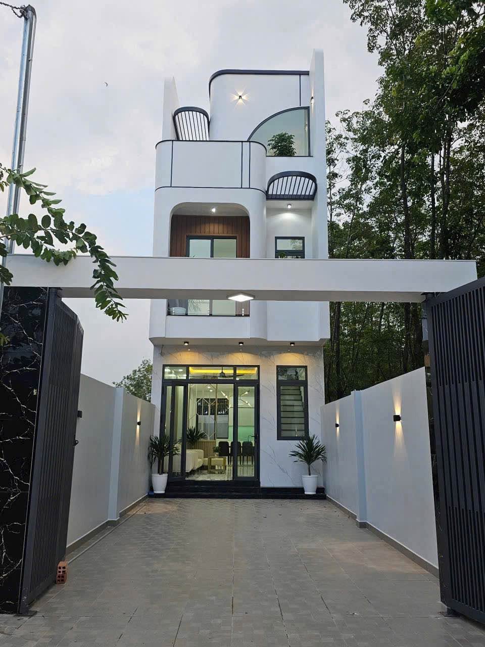 Bán nhà mặt tiền 5x25 (60m²) 3PN Định Hoà, Thủ Dầu Một 5.5 tỷ - Ảnh 1