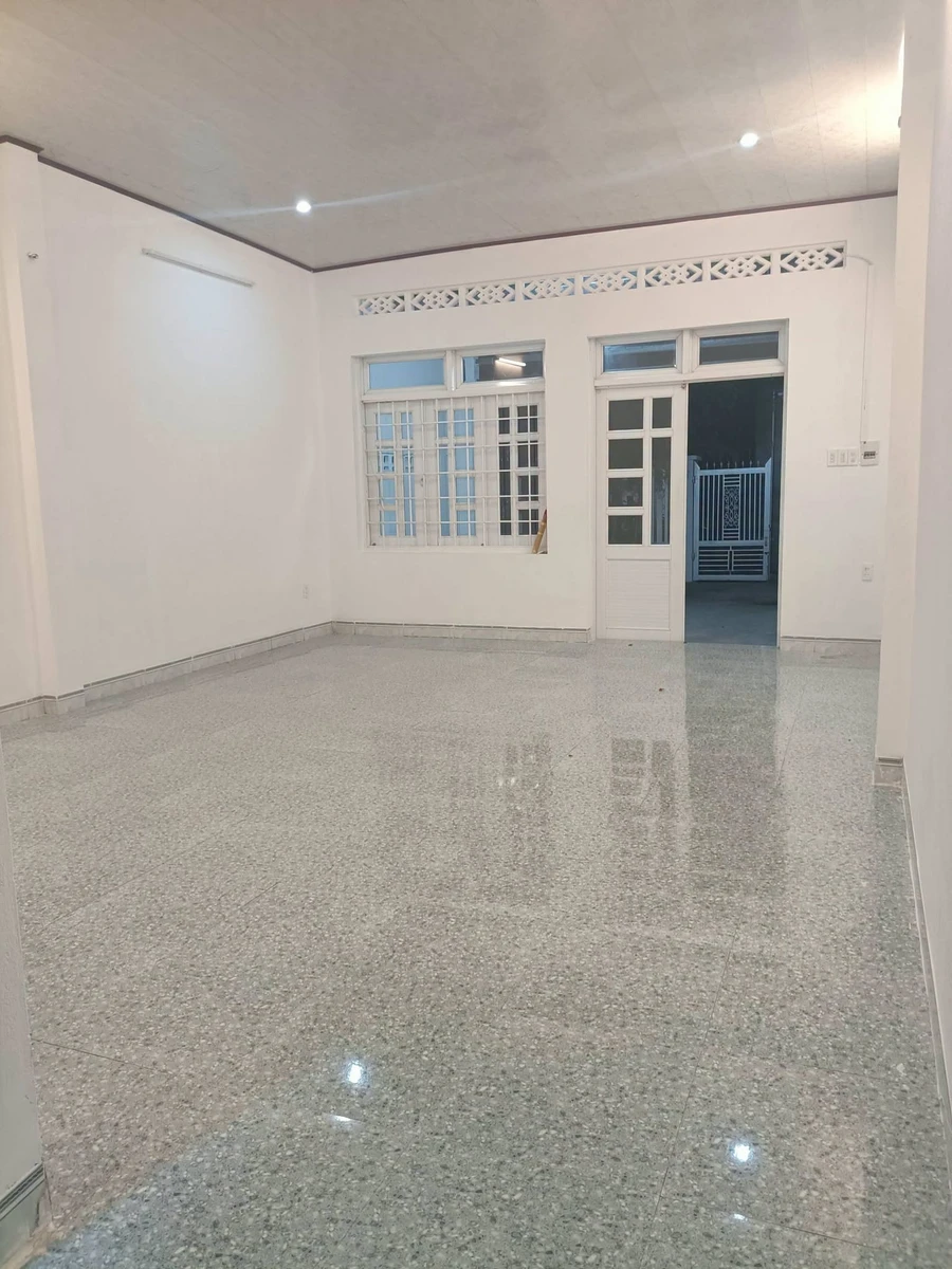 Bán nhà 2 phòng ngủ 140m² gần Coopmart Tuy Hoà 2,05 tỷ - Ảnh 1