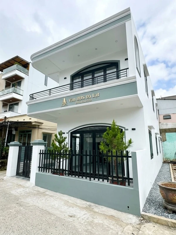 Bán nhà phố 94m² nở hậu hẻm xe hơi, 6.4 tỷ, Đà Lạt