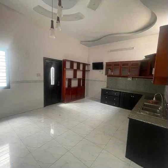 Bán nhà mặt tiền 200m² Phan Thiết giá 3.7 tỷ - Ảnh thu nhỏ 4