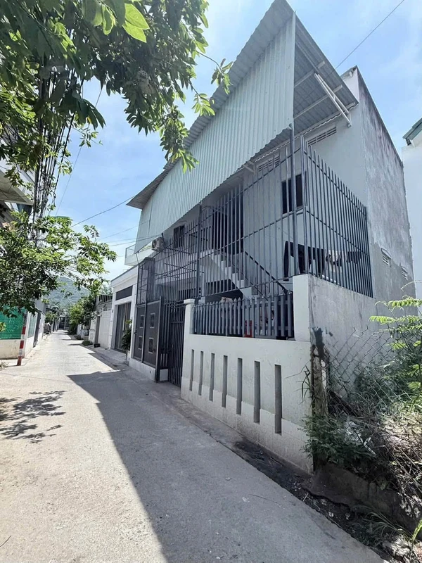 Bán nhà + dãy 7 phòng trọ 126m² Nha Trang 4 tỷ