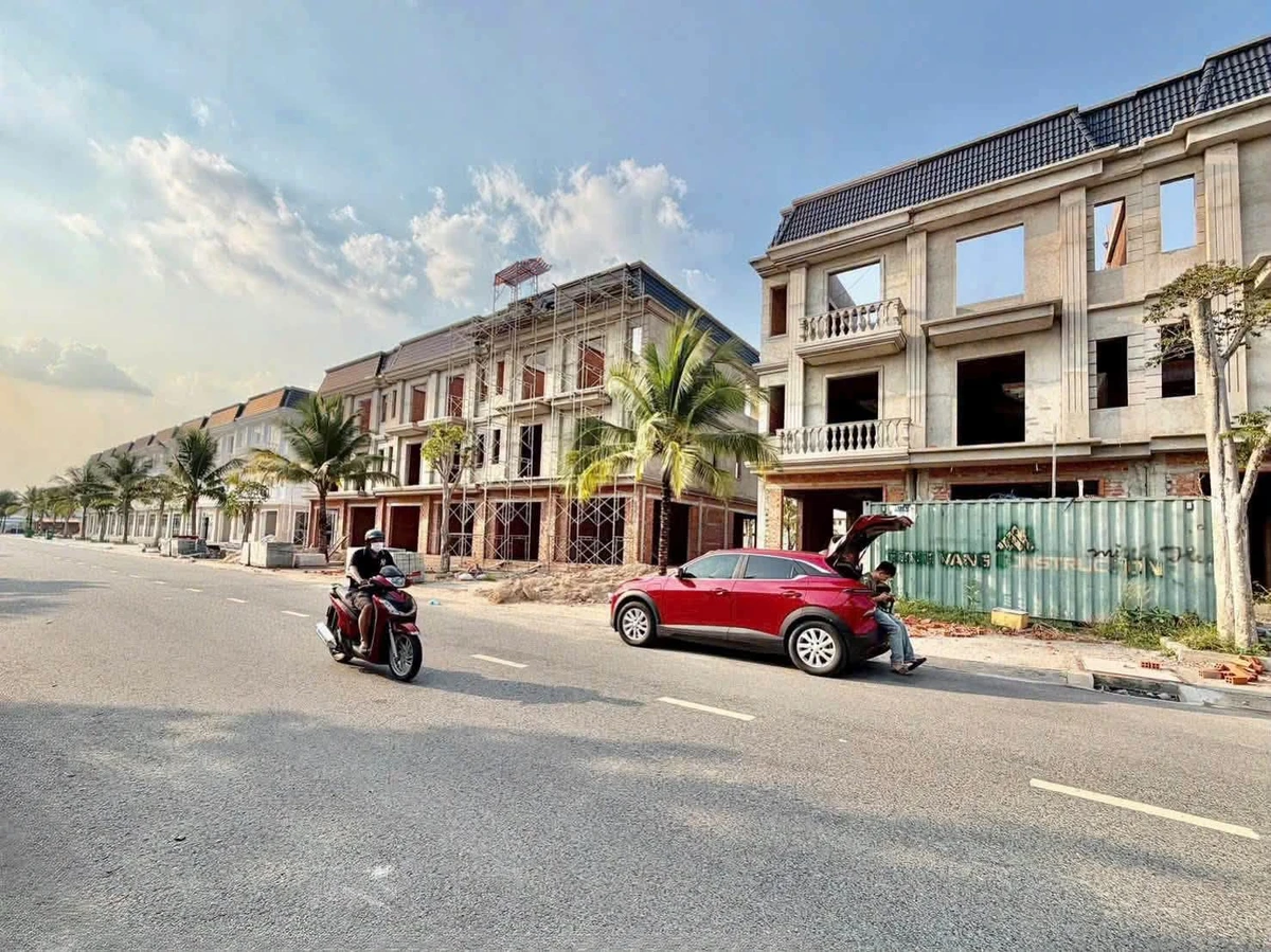 Bán nhà phố 5x30 kèm 4 phòng trọ, sổ sẵn, mặt tiền nhựa 8m tại Bàu Bàng, Bình Dương - Ảnh thu nhỏ 5
