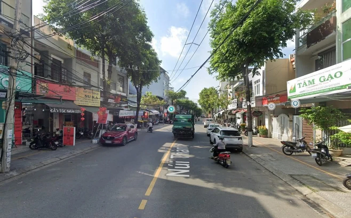 Bán nhà 2 tầng mặt tiền 61m² Núi Thành, Đà Nẵng 7,65 tỷ - Ảnh 1