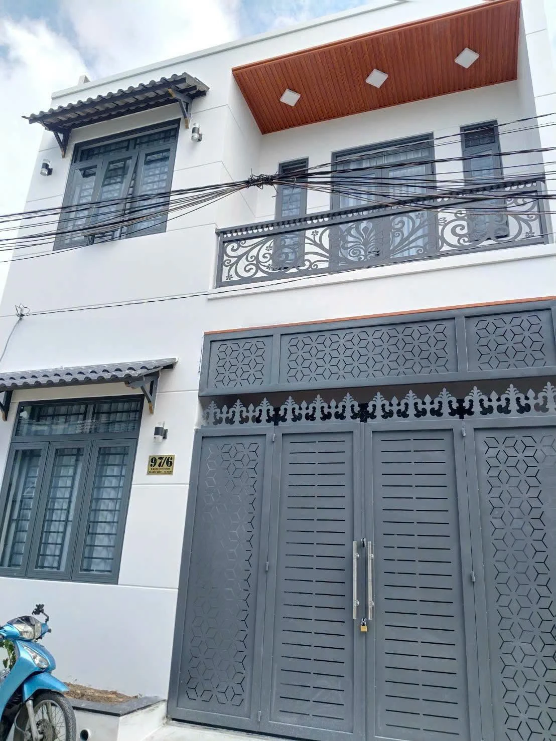 Bán nhà hẻm xe tải 6m 7,8x15m, 1 trệt 1 lầu 4 phòng ngủ gần chợ Hóc Môn - Ảnh 1