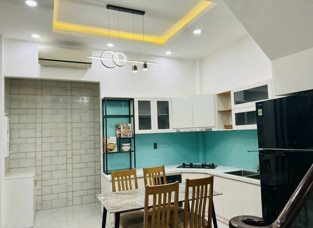 Bán nhà 5PN 4WC 4 tầng, 37,8m², Quận 8, gần mặt tiền - Ảnh thu nhỏ 3