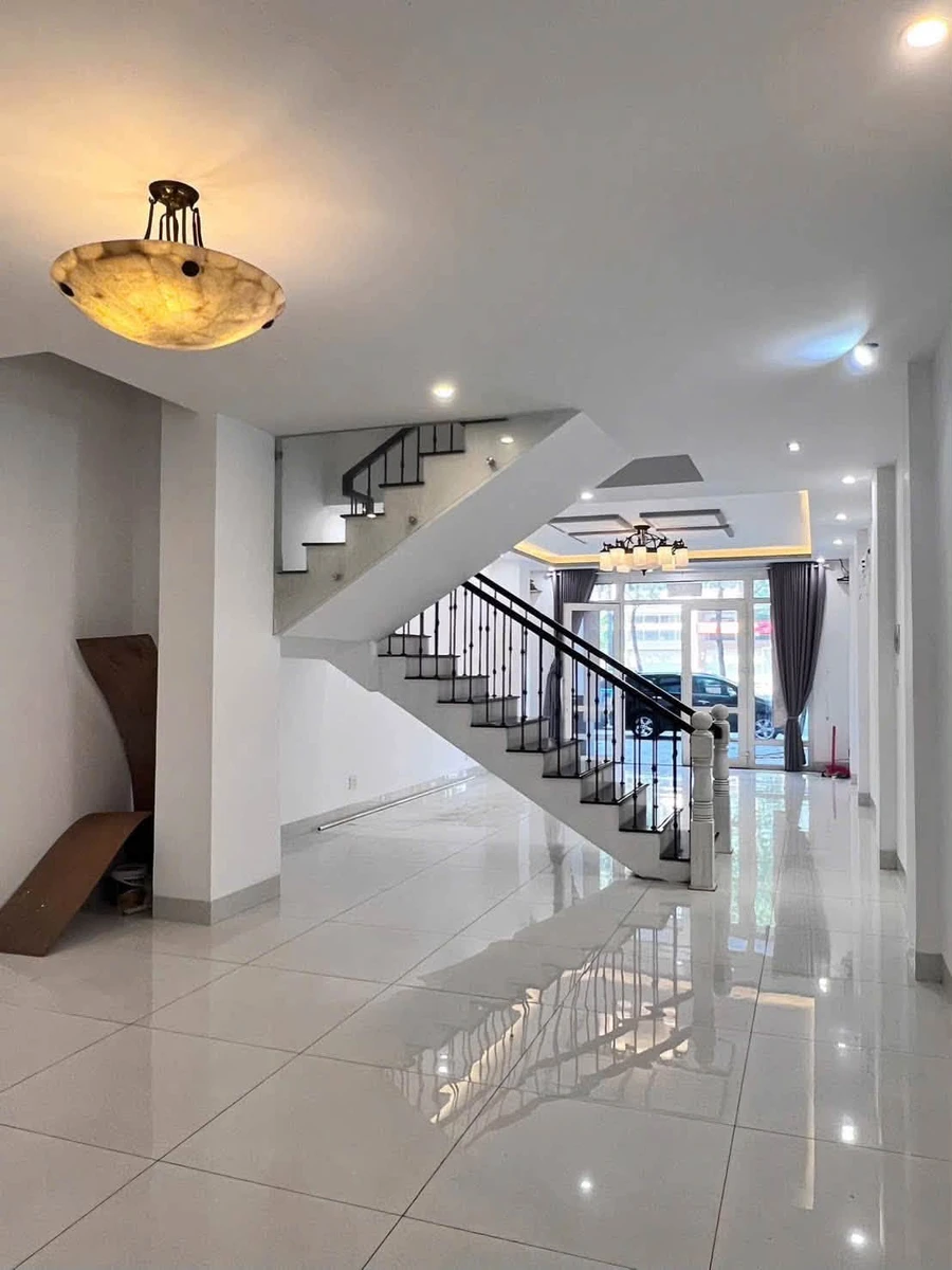 Bán nhà 5 tầng mặt tiền Lê Hoàn, 100m², 11,5 tỷ, Thủ Đức - Ảnh thu nhỏ 4